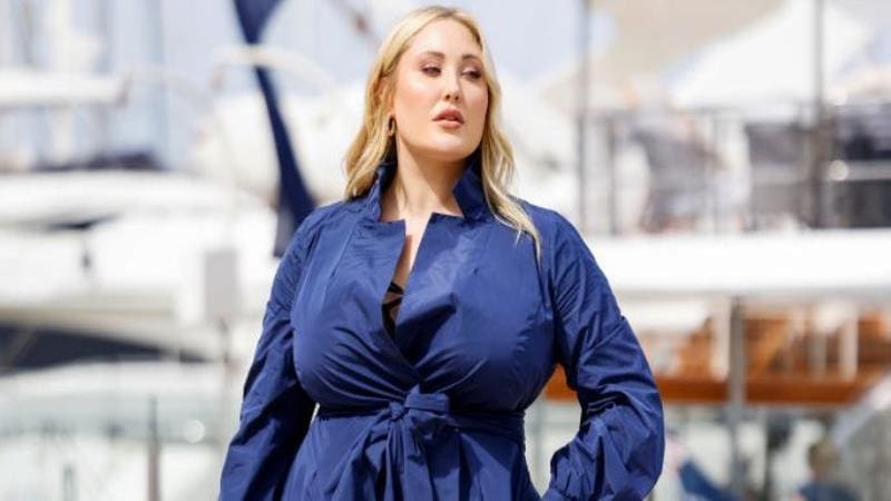 What Is The Best Dress To Go To A Wedding For Overweight Women?