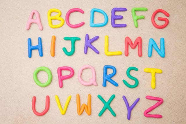 Alphabet abcdefghijklmnopqrstuvwxyz – Domain, Puzzle game, and Song