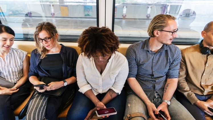 7 Things to Bring to Your Next Networking Event