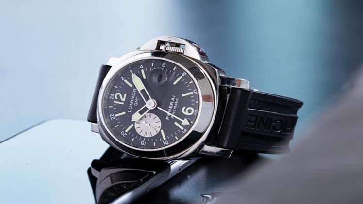 A Guide To Buying Pre-owned Luxury Watches: Tips And Tricks