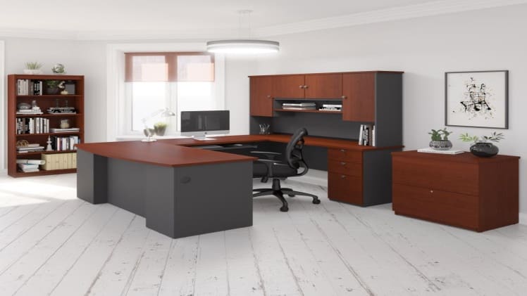 4 Reasons Why U-Shaped Desks Are So Popular