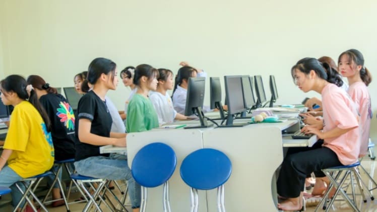 Applications of technology to address students’ absenteeism from schools.