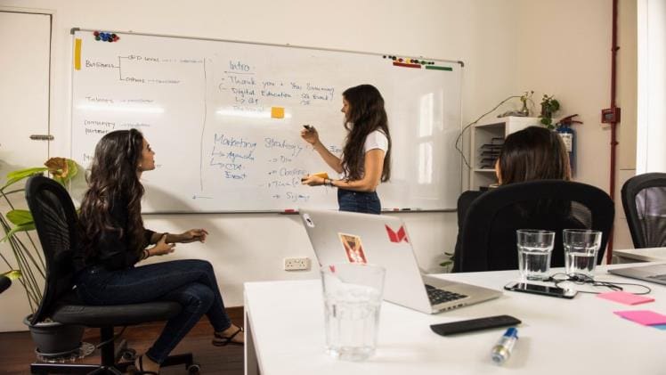 Key Considerations When Choosing a Marketing Firm for Your Business