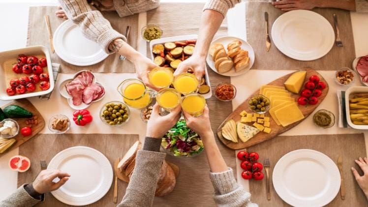 Restaurant Customer Service Ideas That Increase Loyal Guests