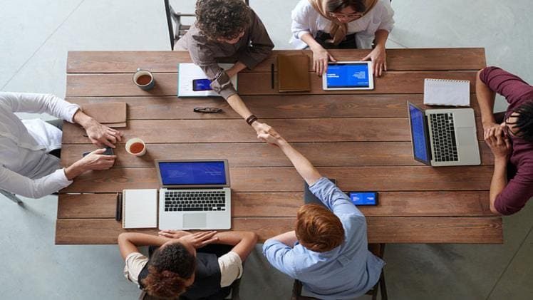 What Factors Should You Consider Before Hiring Digital Marketing Agency Packages?