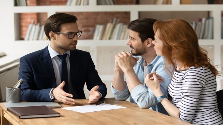 4 Things to Know About a Free Car Attorney Consultation