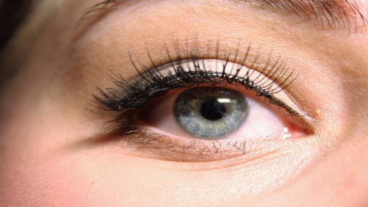 Enhance Your Lash Game: Tips for Using False Eyelash Extensions